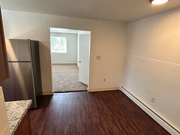 846 Youngs Ln #6 — Photo 6