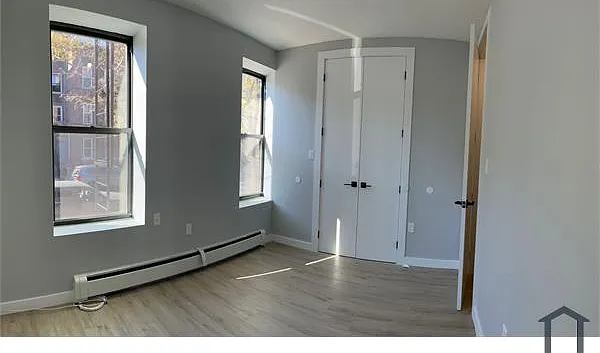 475 E 95th St #1B — Photo 1