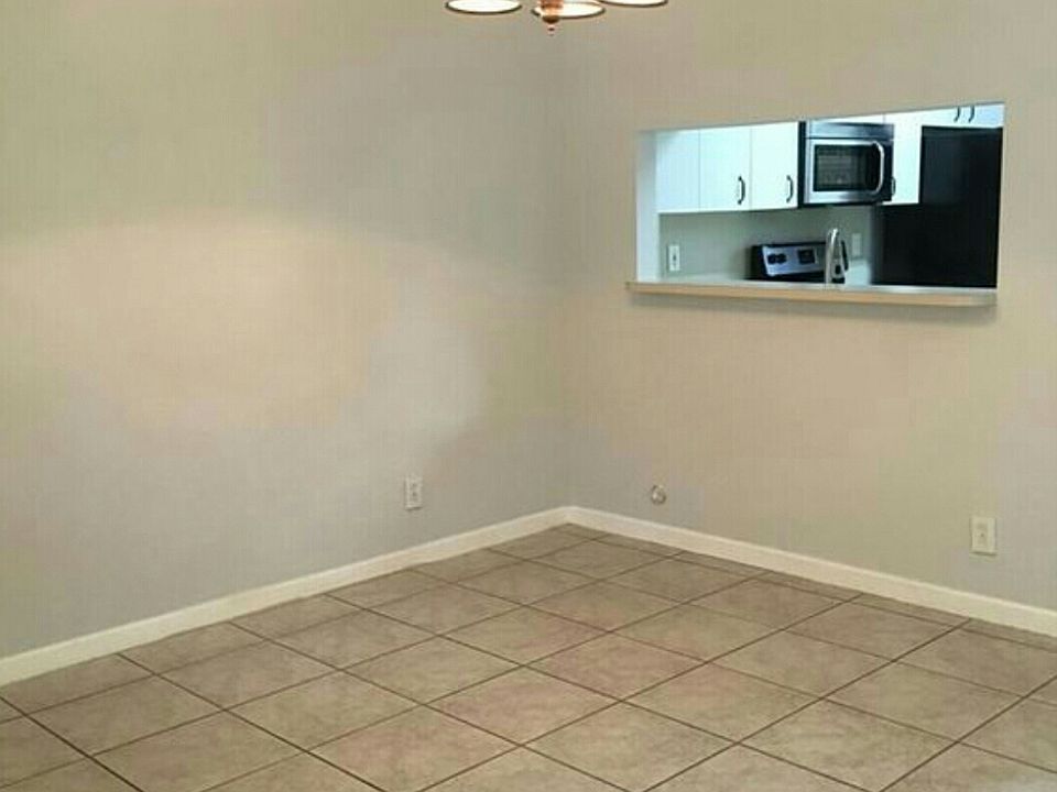 2nd image of 4 Sierra Ct