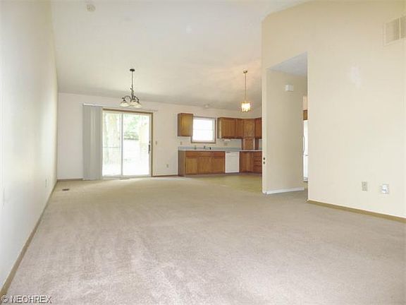 2nd image of 157 Magnolia Ave