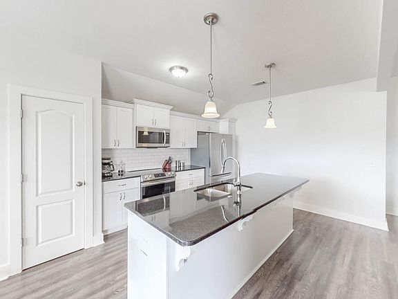 3rd image of 7166 Hanford Drive