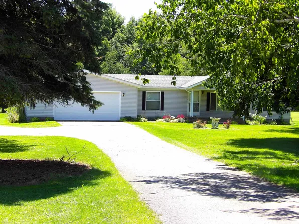 4020 Harrington Rd, Croswell, MI 48422