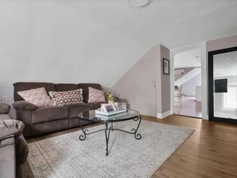 39 Smith St #3