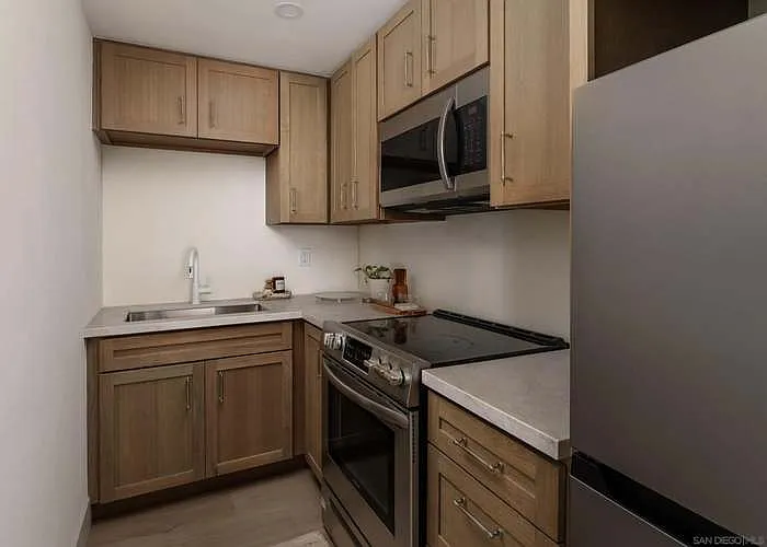 3677 Highland Ave — Photo 4