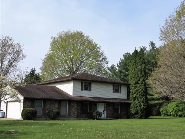 14260 Charm Hill Dr, Sidney, OH 45365