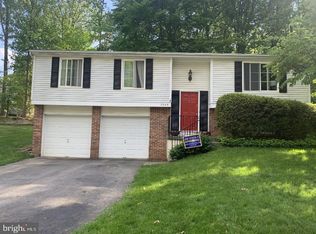5906 Oak Leather Dr, Burke, VA 22015