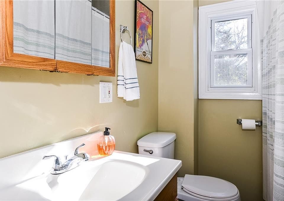 1st image of 41 Woodbine St #2