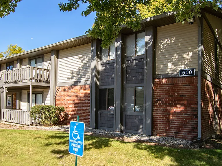 The Ravine Apartment Homes — Photo 17