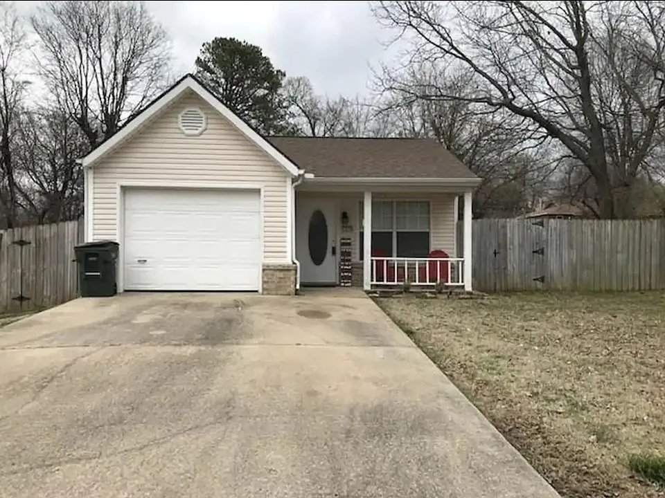1630 N Timbercrest Ave