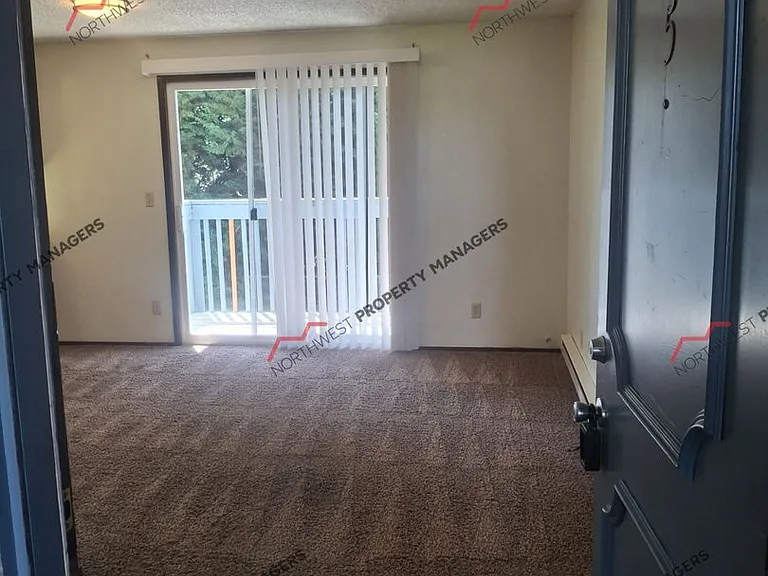 1240 W Main St — Photo 13