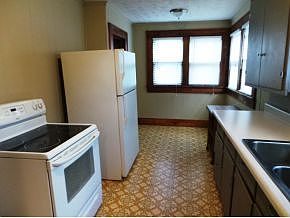 3rd image of 214 Amber St