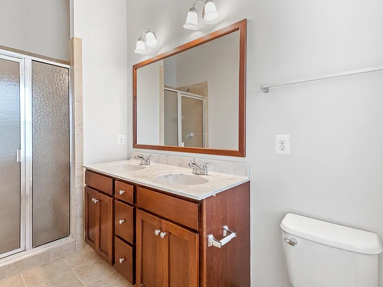 Primary Suite - Private bathroom