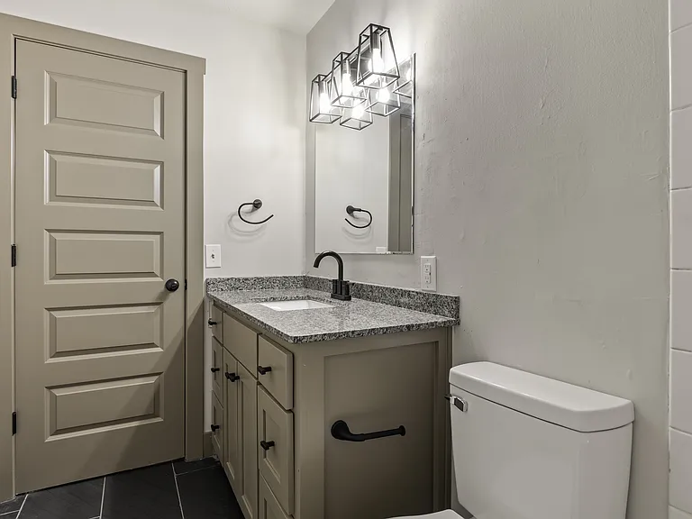 520 S Duncan Ave — Photo 3
