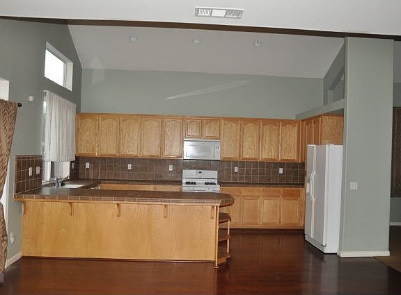 2nd image of 1818 Shady Forest Way
