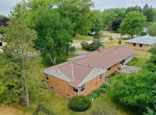 416 Vernon Ave, Thiensville, WI 53092