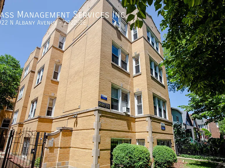 2922 N Albany Ave #2E — Photo 6