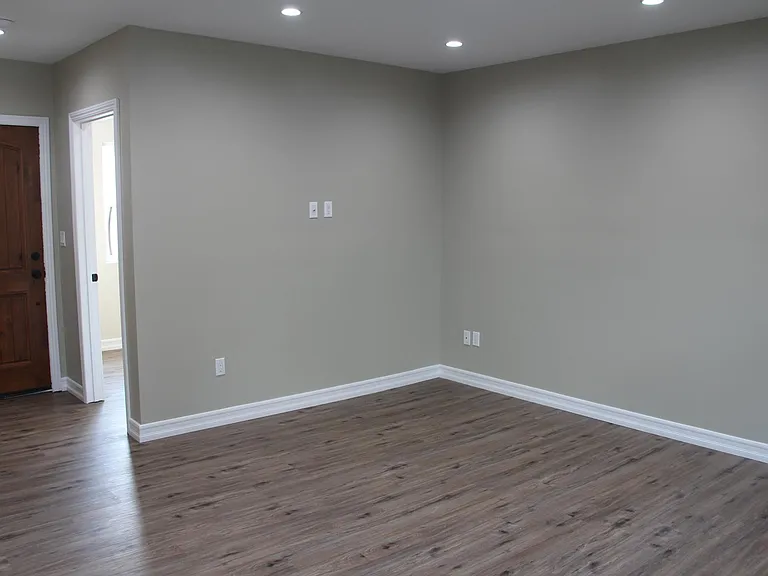 15431 Huston St — Photo 10
