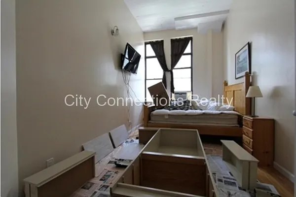 Rented by City Connections Realty | media 2