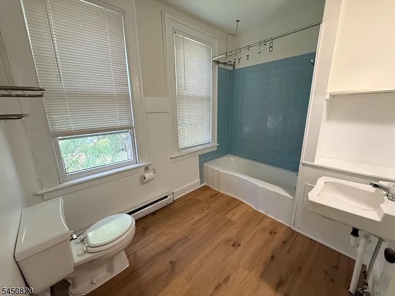 100 Main St #6 — Photo 22