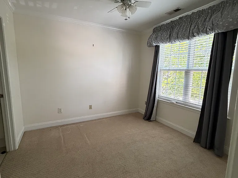 Madison Green Dr — Photo 4