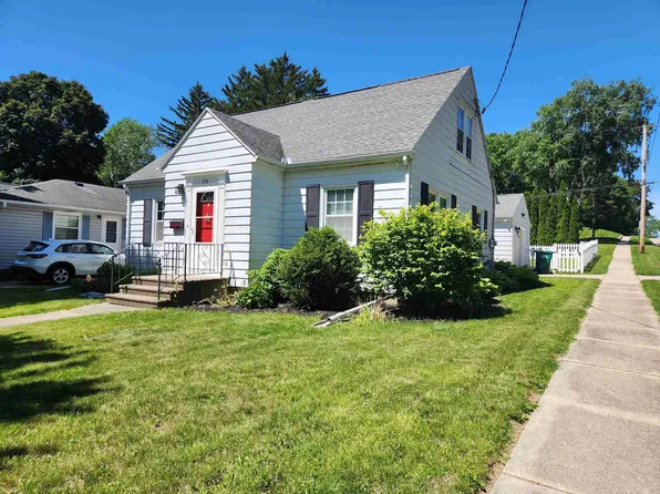 716 Dickinson Ave, Edgerton, WI 53534