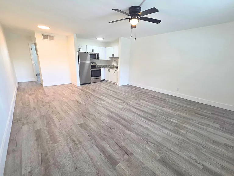 1300 Northeast 3rd Street — Photo 22