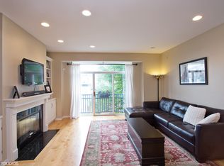 1824 N Rockwell St #4, Chicago, IL 60647