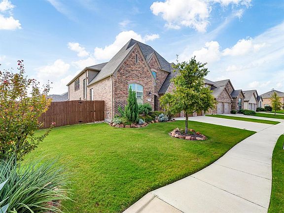2nd image of 1001 Mesa Crest Dr
