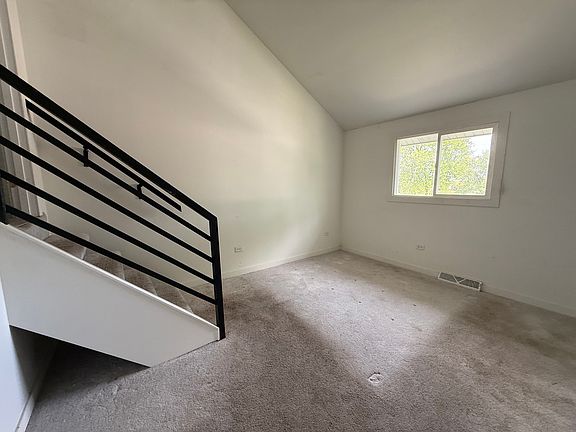 4th image of 3307 Fountainbleau Dr