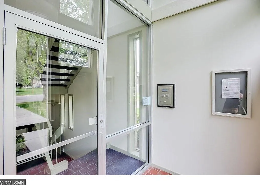 1 bed, 760 sqft, $1,390 — Photo 2