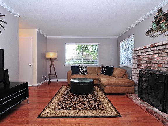 3rd image of 105 Shelley Ave