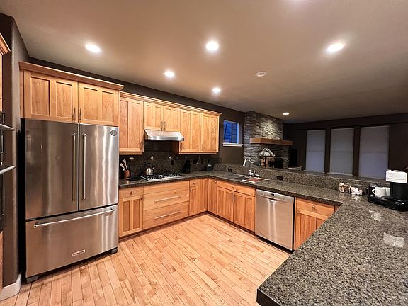 5th image of 319 NW Flagline Dr