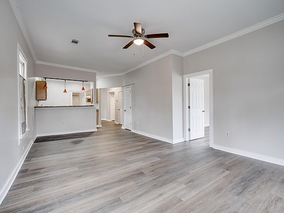 4th image of 4423 W 11th St