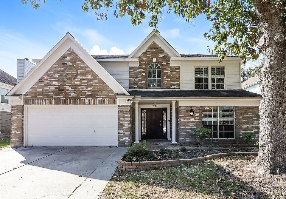 1st image of 19019 Oakway Dr