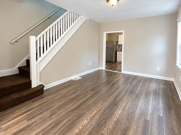 3rd image of 21 E Ingham Ave