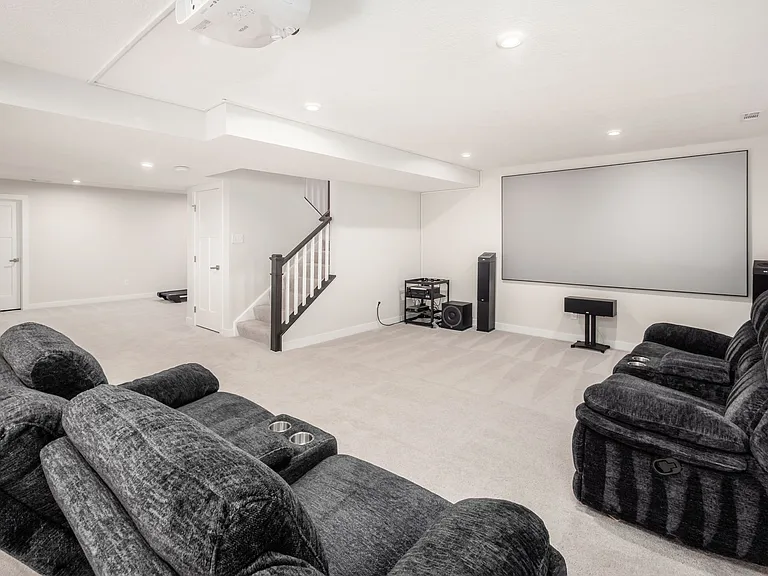 589 Melick Dr #1 — Photo 52