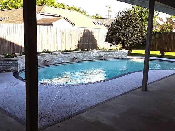 3rd image of 2210 Sunrise Oaks Dr