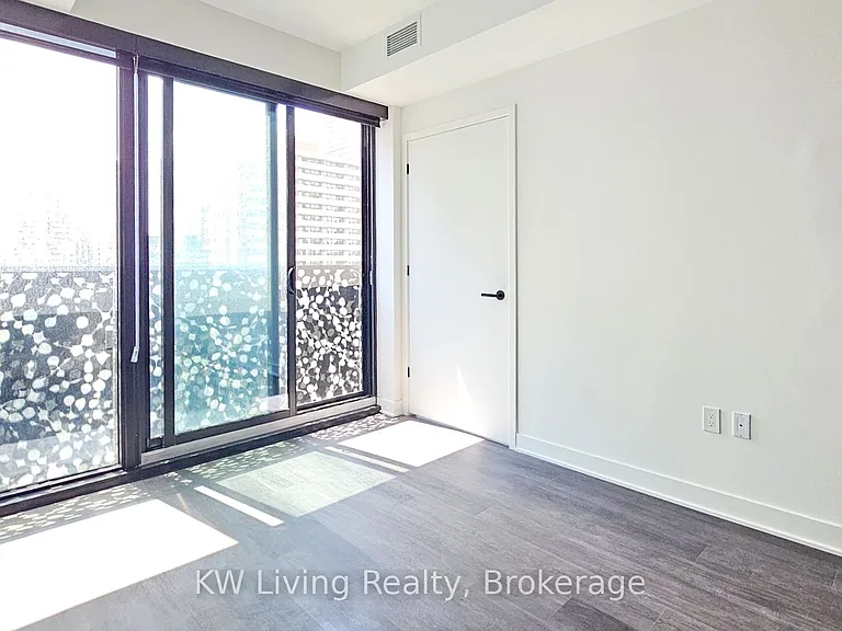 55 Charles St E #1504 — Photo 8