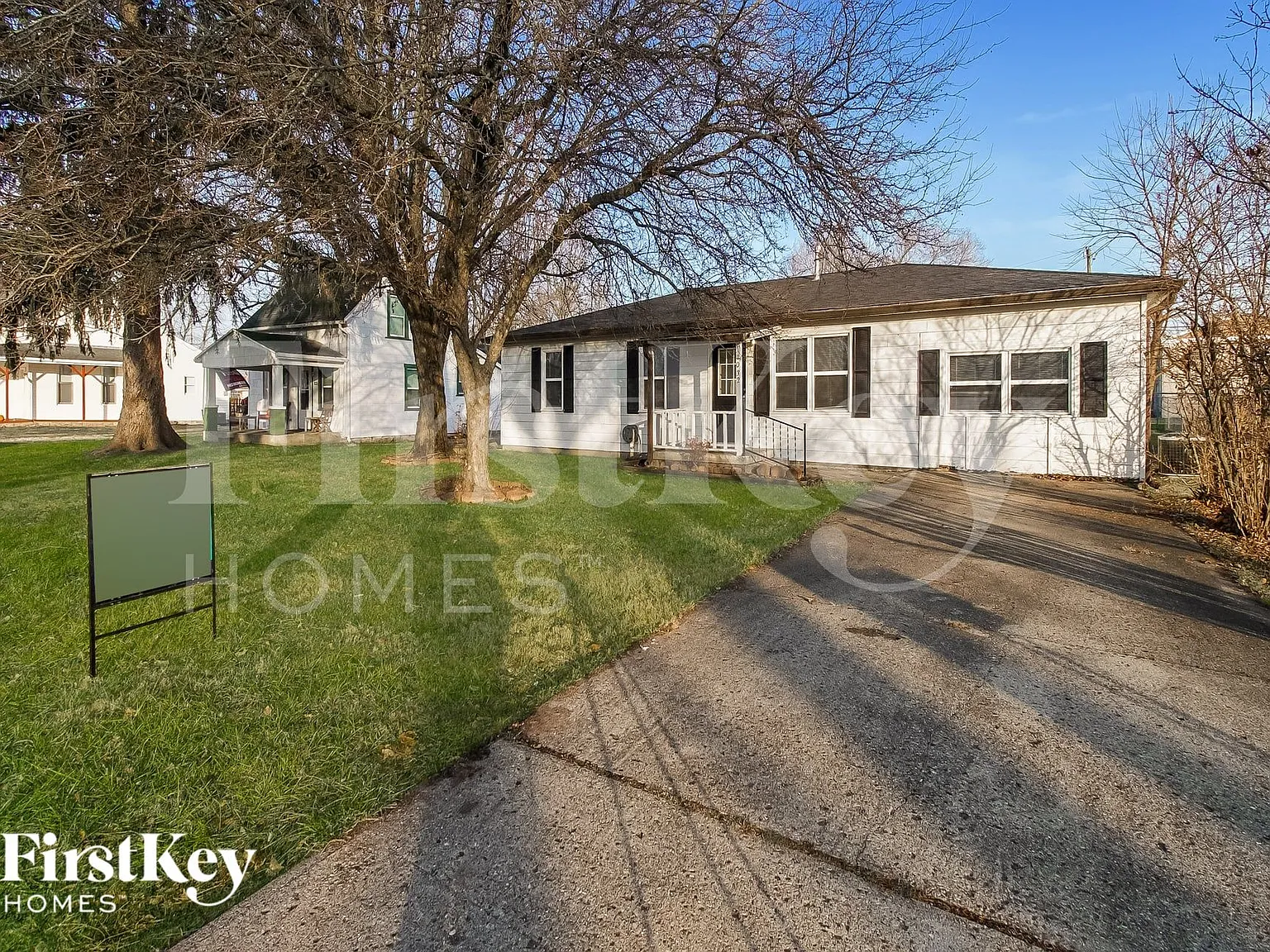 3 bed, 2.0 bath, 1372 sqft, $1,760 — Photo 2