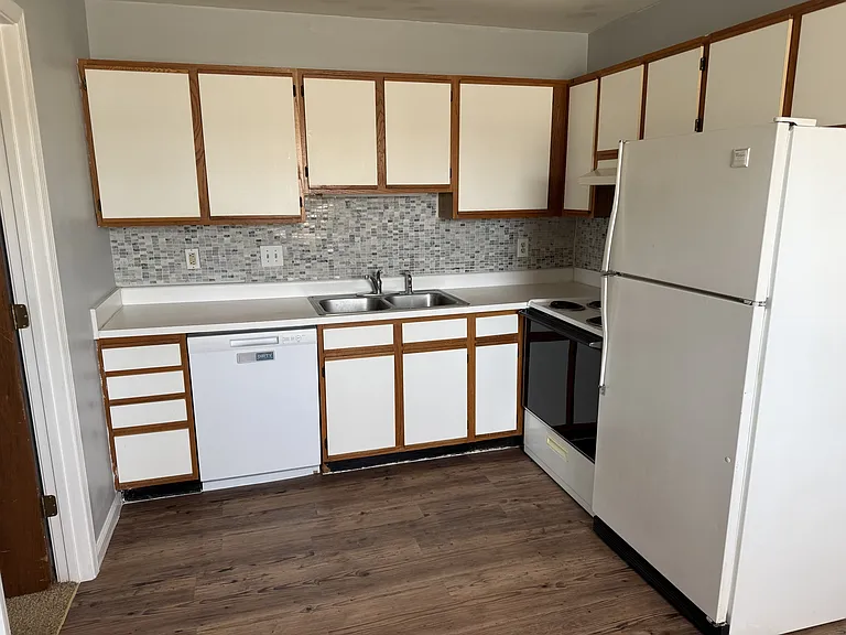 3320 Bridges St #1 — Photo 4