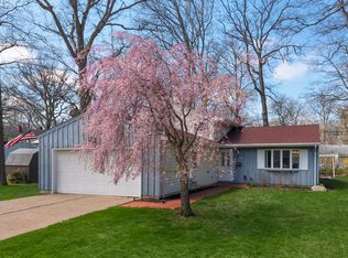 142 Herrmann Dr, Avon Lake, OH 44012