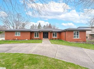 38849 Red Oaks Dr, Clinton Township, MI 48036