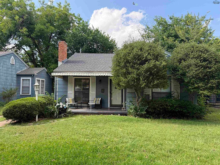 1820 Ardath Ave — Photo 1