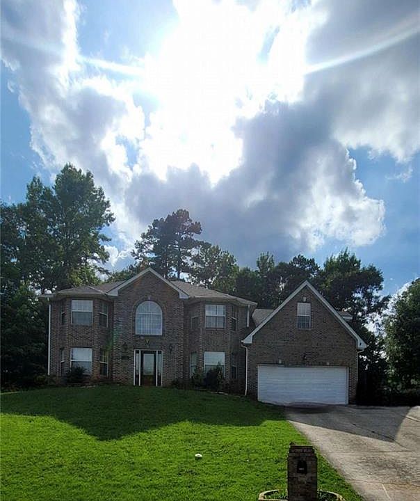 1st image of 515 Carriage Walk Ct