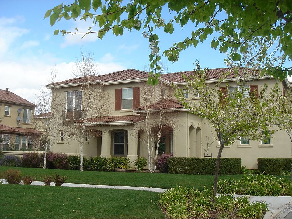 Beautiful Home built in 2003