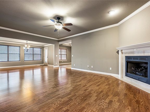 3rd image of 13 Lockton Dr