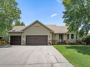 11847 N Meadow Curv, Lindstrom, MN 55045