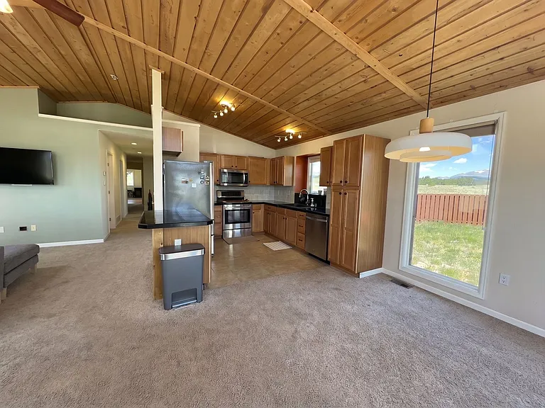 119 Bristlecone Ln — Photo 2