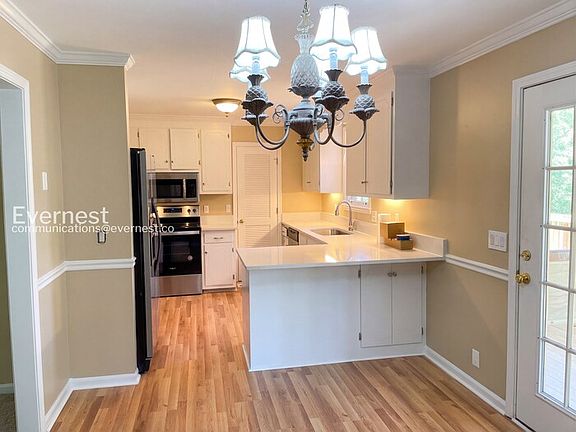 5th image of 1203 Countryside Rd
