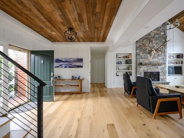 9 Tillinghast #9, Hingham, MA 02043